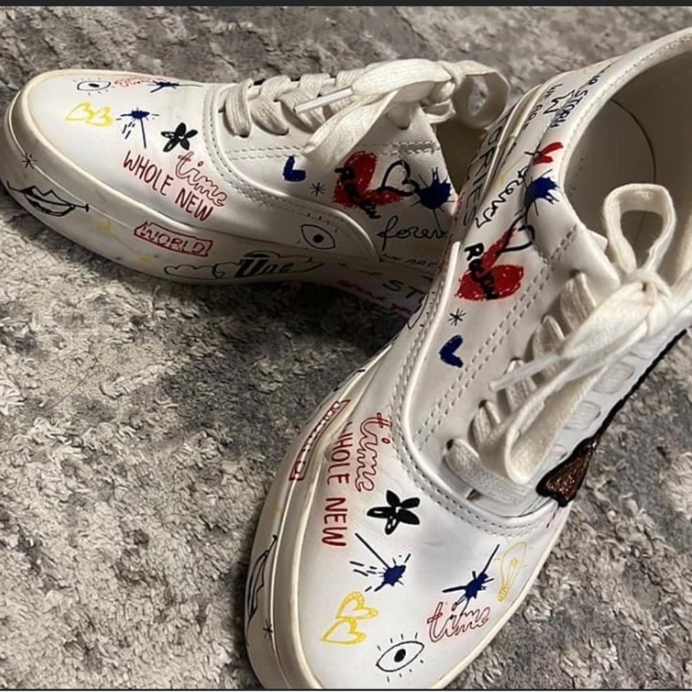 Zara tennies